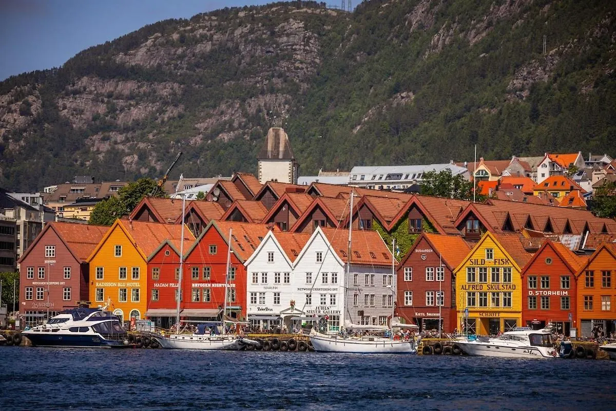 Bergens Nr1 Smau I Enkel Innsjekk I Sjoutsikt 0*, Bergen Norway